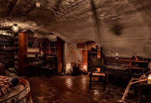 Vadstena klosterhotel vinkallare